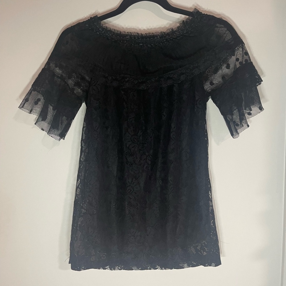 Elegant Black Lace Blouse with Bow Detail - Picture 6 of 6